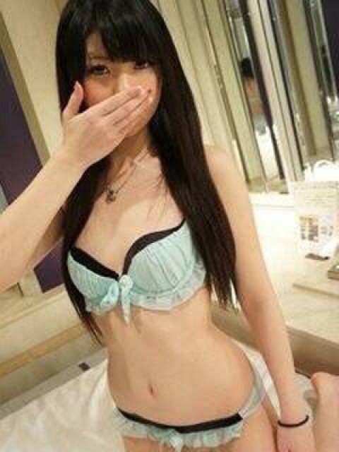 水野ひな
